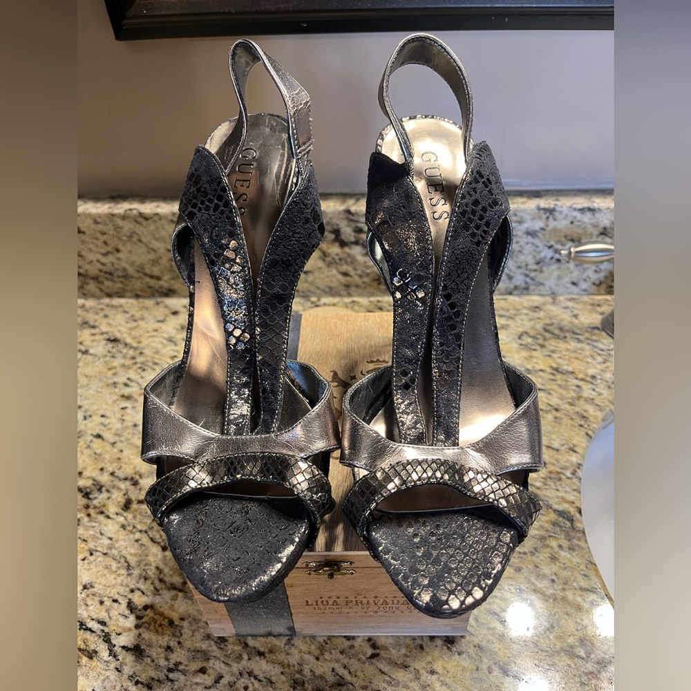 Guess Metallic Snake Print Heels in Sz 8.5